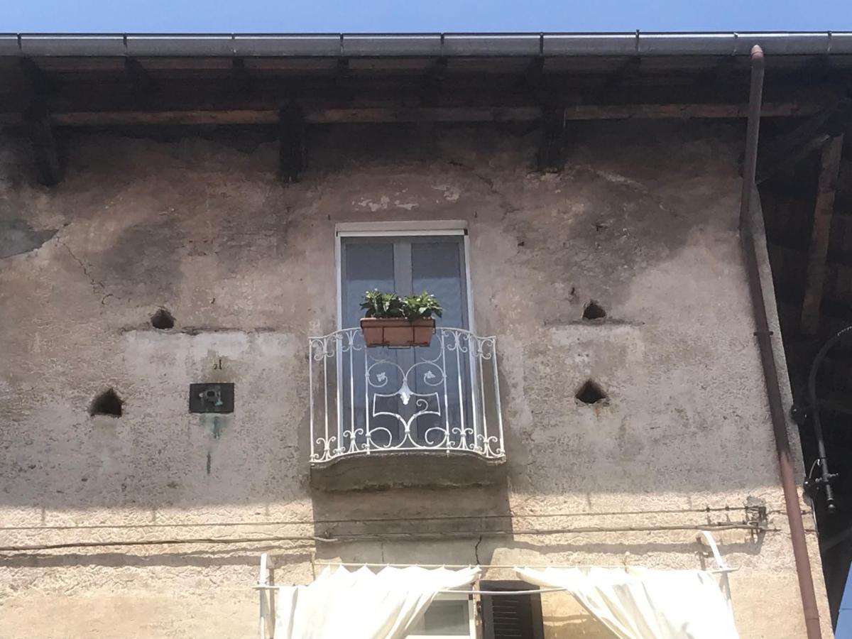 Il Nido Di Tiffany Apartment Massino Visconti Exterior photo